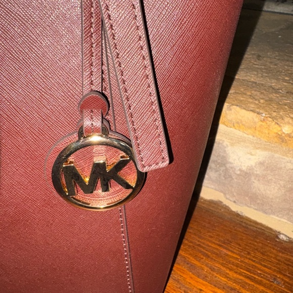 Michael Kors Voyager Large- Barolo - Picture 5 of 11